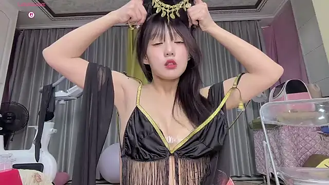 Snapshot of Yaya--728 chatting on 4, 3, 2026 Yaya--728 online show from 4, 3, 2026