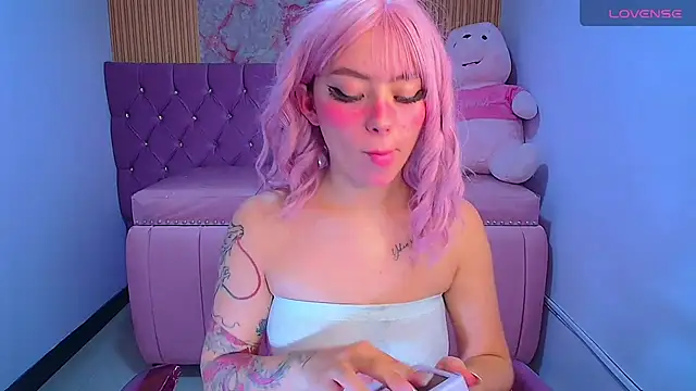 Snapshot of Rainbowlover_ch chatting on 15, 11, 2025 Rainbowlover ch online show from 15, 11, 2025