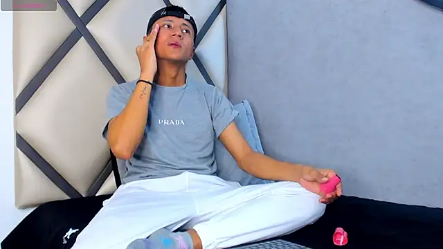  Leohot  online show from 10, 10, 2025