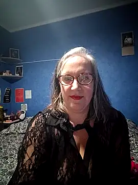 Snapshot of Feelineducentre chatting on 3, 11, 2025 Feelineducentre online show from 3, 11, 2025