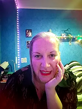 Snapshot of Feelineducentre chatting on 16, 11, 2025 Feelineducentre online show from 16, 11, 2025