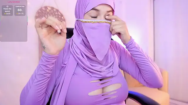 Snapshot of salma_isawwii chatting on 15, 12, 2025 salma isawwii online show from 15, 12, 2025