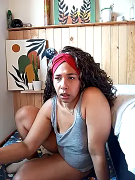 Snapshot of IVONNE_COLLINS33 chatting on 28, 10, 2025 IVONNE COLLINS33 online show from 28, 10, 2025