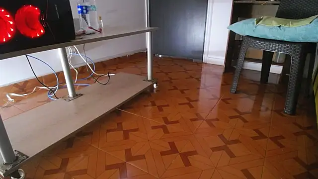 LADY-IN-BLACK online show from 10, 11, 2025