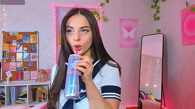 lunariaxoxo online show from 22, 11, 2025