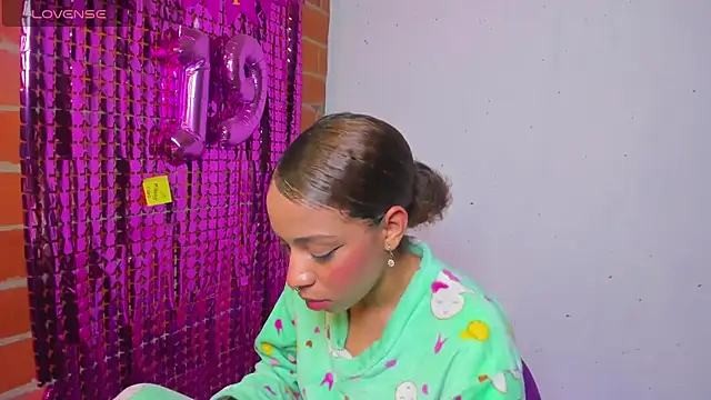 yumi hanna online show from 23, 9, 2025