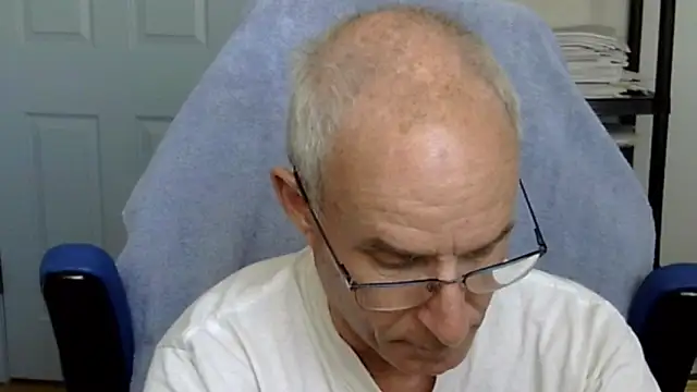 Snapshot of funone1999 chatting on 9, 9, 2025 funone1999 online show from 9, 9, 2025