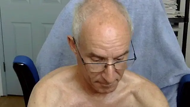 Snapshot of funone1999 chatting on 10, 9, 2025 funone1999 online show from 10, 9, 2025