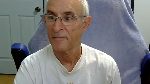 Snapshot of funone1999 chatting on 28, 9, 2025 funone1999 online show from 28, 9, 2025