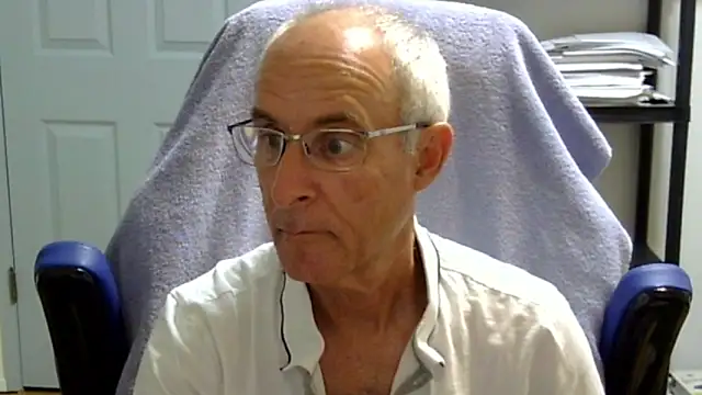 Snapshot of funone1999 chatting on 12, 10, 2025 funone1999 online show from 12, 10, 2025