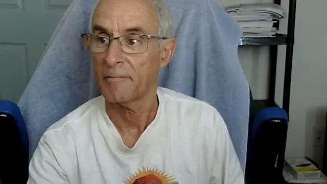 Snapshot of funone1999 chatting on 14, 10, 2025 funone1999 online show from 14, 10, 2025