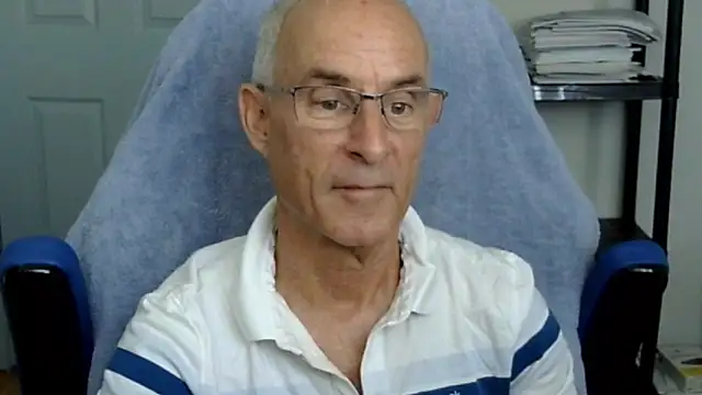 Snapshot of funone1999 chatting on 21, 10, 2025 funone1999 online show from 21, 10, 2025