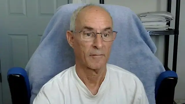 Snapshot of funone1999 chatting on 28, 10, 2025 funone1999 online show from 28, 10, 2025