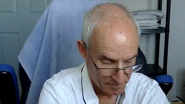 Snapshot of funone1999 chatting on 31, 10, 2025 funone1999 online show from 31, 10, 2025