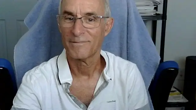 Snapshot of funone1999 chatting on 10, 11, 2025 funone1999 online show from 10, 11, 2025