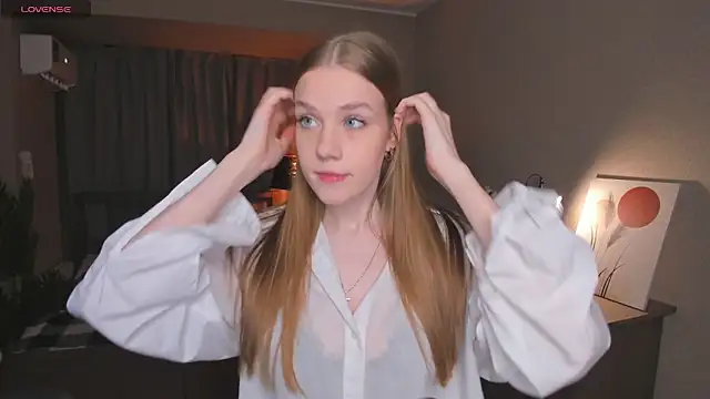 OdellaFrake online show from 10, 10, 2025