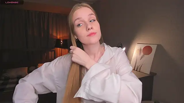 OdellaFrake online show from 16, 10, 2025