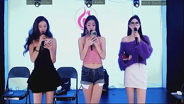 Snapshot of SK10010 chatting on 6, 11, 2025 SK10010 online show from 6, 11, 2025