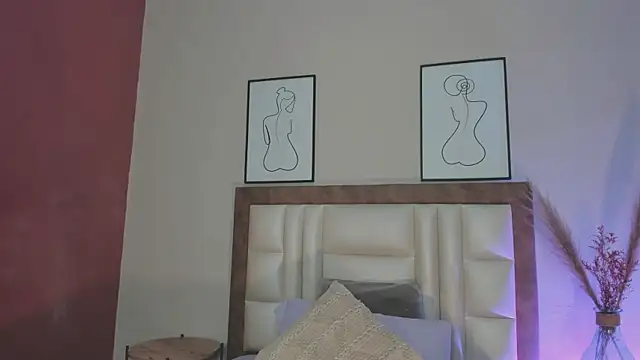EllieFontanes online show from 6, 10, 2025