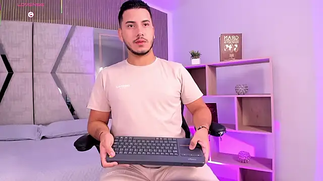 Axel grey  online show from 16, 1, 2026