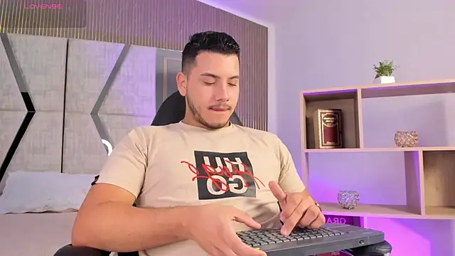 Snapshot of Axel_grey_ chatting on 28, 2, 2026 Axel grey online show from 28, 2, 2026