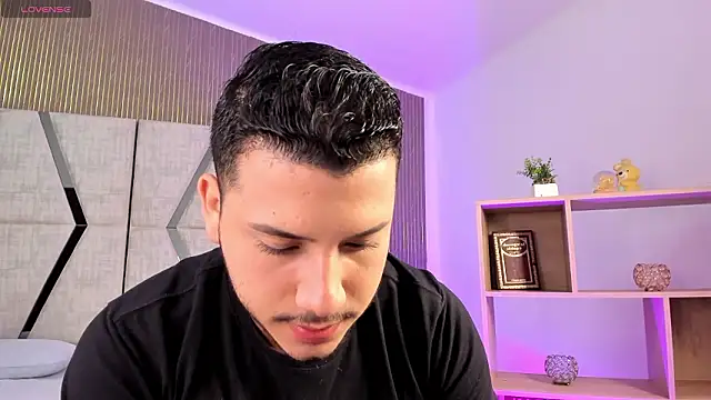 Snapshot of Axel_grey_ chatting on 6, 3, 2026 Axel grey online show from 6, 3, 2026