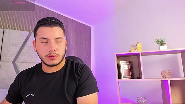 Snapshot of Axel_grey_ chatting on 10, 3, 2026 Axel grey online show from 10, 3, 2026