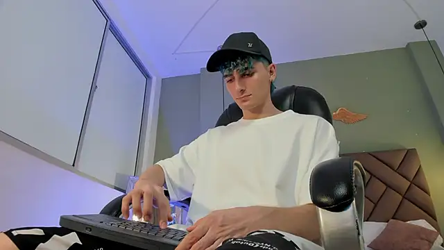 JaydenVillalobos online show from 14, 9, 2025