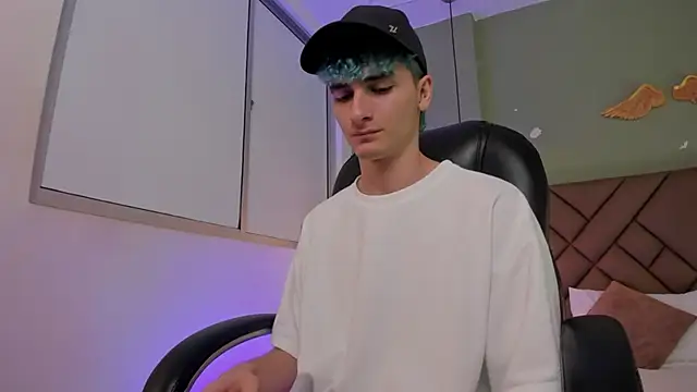 JaydenVillalobos online show from 28, 9, 2025