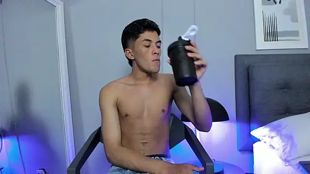 Tylerffoxx online show from 1, 11, 2025