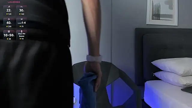 Tylerffoxx online show from 25, 2, 2026