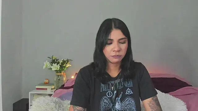 Laura-angeel online show from 26, 11, 2025