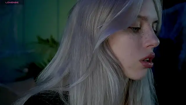 Nelly Carroll online show from 3, 11, 2025