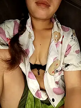 Snapshot of vtmay_baby chatting on 4, 10, 2025 vtmay baby online show from 4, 10, 2025