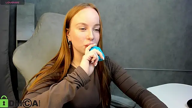 Bunny Luvv online show from 6, 10, 2025