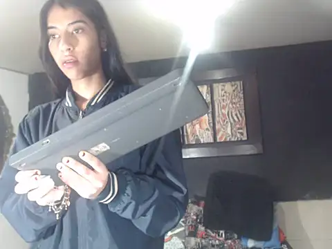 Dara-montenegro online show from 18, 10, 2025