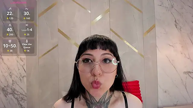 Snapshot of Ravenna666_ chatting on 16, 11, 2025 Ravenna666 online show from 16, 11, 2025