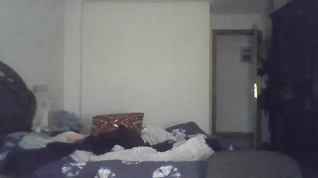 LillyCrossAvila online show from 19, 12, 2025