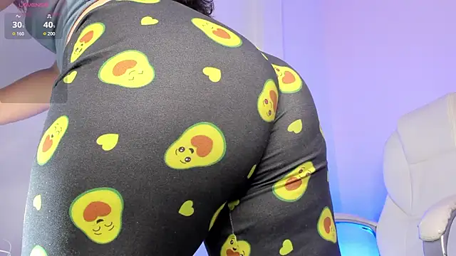 Snapshot of Ariah_Walker_ chatting on 17, 11, 2025 Ariah Walker online show from 17, 11, 2025