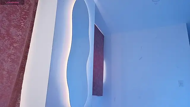 Isabella Dollss online show from 14, 9, 2025