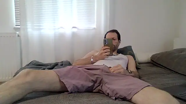 Snapshot of XLBarehengst chatting on 22, 10, 2025 XLBarehengst online show from 22, 10, 2025