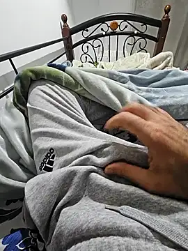 Snapshot of fena-sikerimmm chatting on 22, 11, 2025 fena-sikerimmm online show from 22, 11, 2025