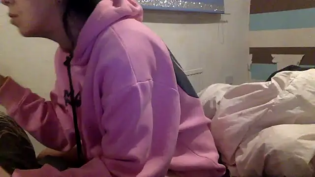 Snapshot of Bellababexox chatting on 28, 10, 2025 Bellababexox online show from 28, 10, 2025