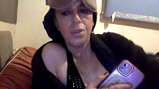 Snapshot of Bellababexox chatting on 18, 11, 2025 Bellababexox online show from 18, 11, 2025