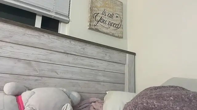 Snapshot of Julietserenity chatting on 15, 10, 2025 Julietserenity online show from 15, 10, 2025