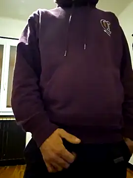 Snapshot of Stingles chatting on 17, 12, 2025 Stingles online show from 17, 12, 2025