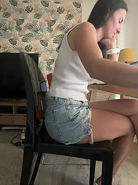 Snapshot of LesAmantsAE2 chatting on 18, 3, 2026 LesAmantsAE2 online show from 18, 3, 2026