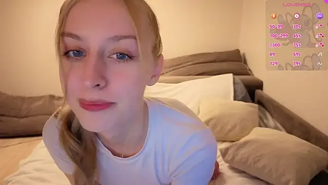 Snapshot of Sweet_xx_Gold chatting on 19, 11, 2025 Sweet xx Gold online show from 19, 11, 2025