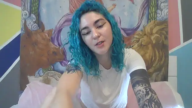 Snapshot of peetitefairy chatting on 13, 10, 2025 peetitefairy online show from 13, 10, 2025