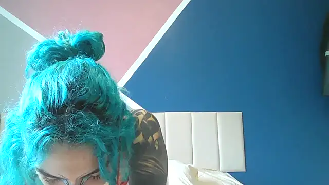 Snapshot of peetitefairy chatting on 18, 10, 2025 peetitefairy online show from 18, 10, 2025